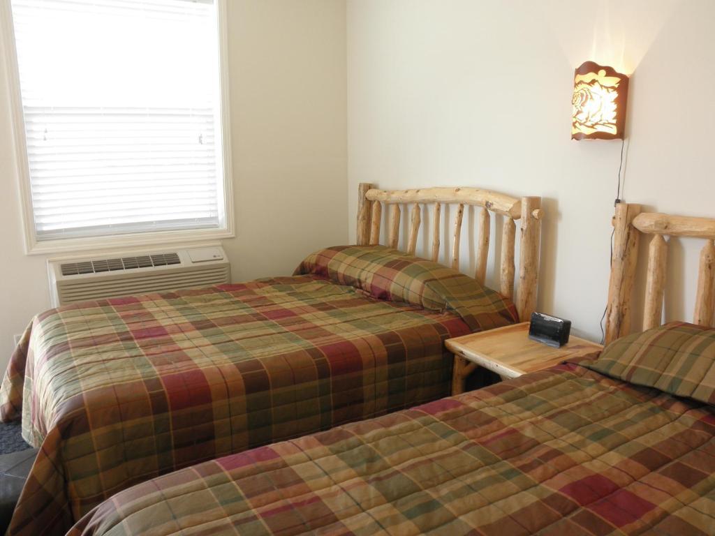 Bear'S Den Lodge Shaunavon Стая снимка