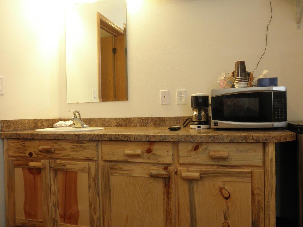 Bear'S Den Lodge Shaunavon Стая снимка