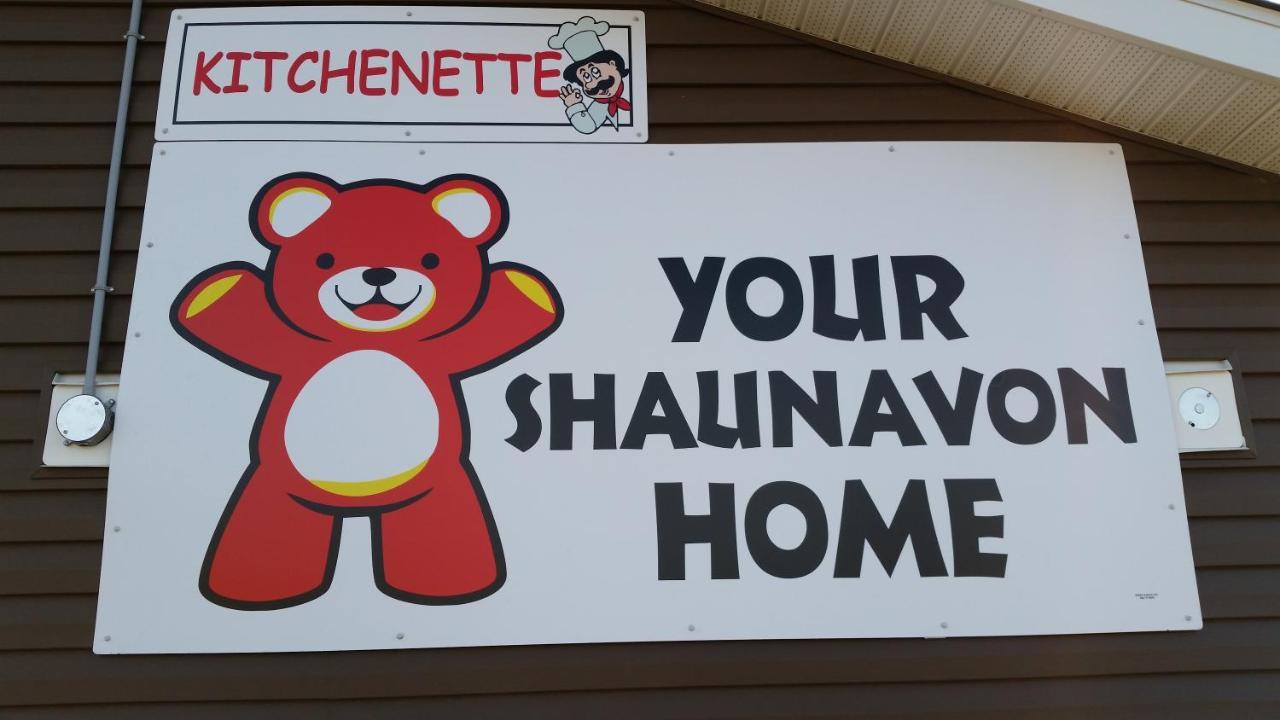 Bear'S Den Lodge Shaunavon Екстериор снимка