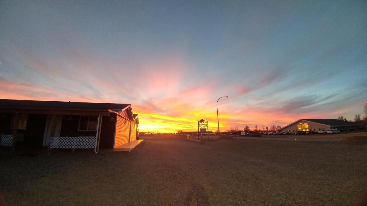 Bear'S Den Lodge Shaunavon Екстериор снимка