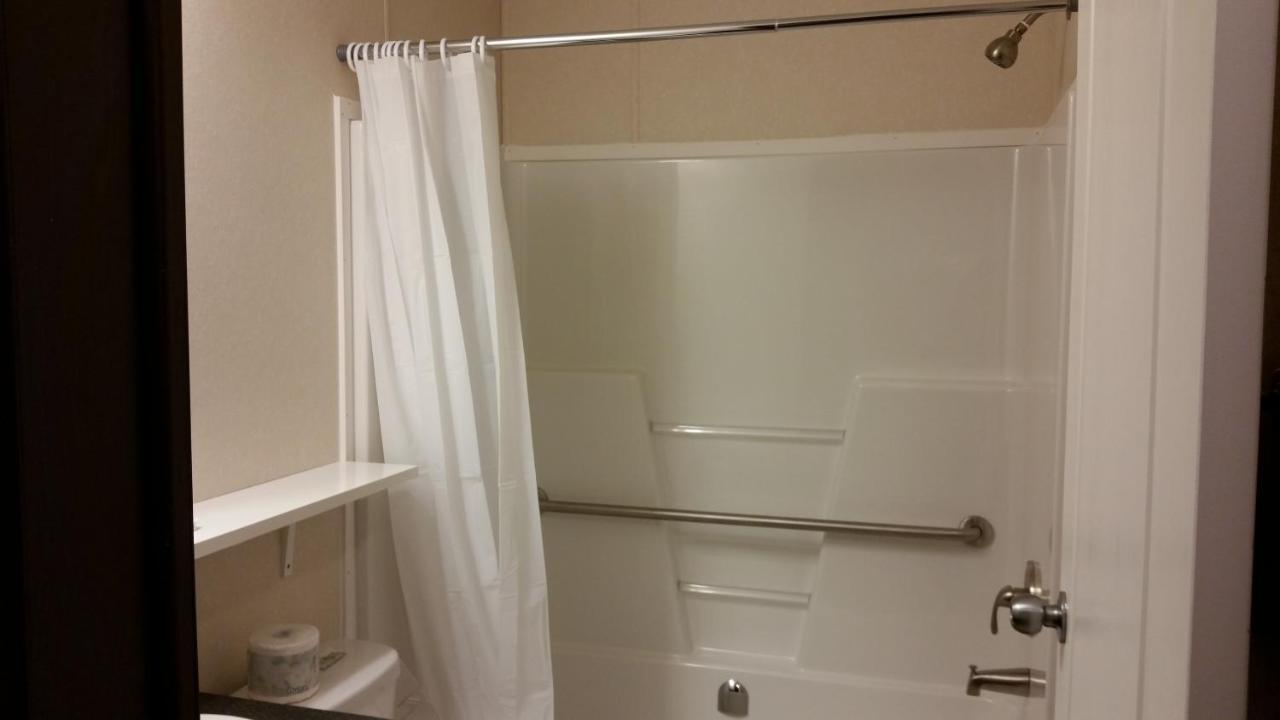 Bear'S Den Lodge Shaunavon Екстериор снимка