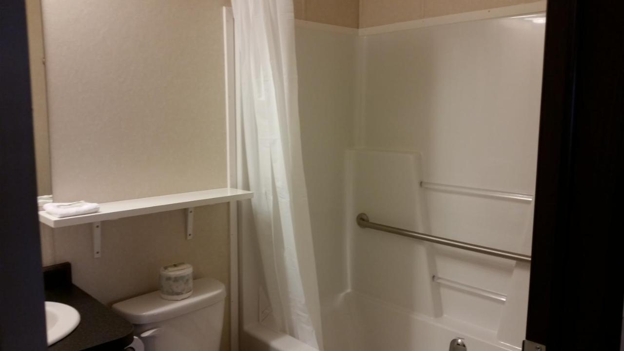 Bear'S Den Lodge Shaunavon Екстериор снимка
