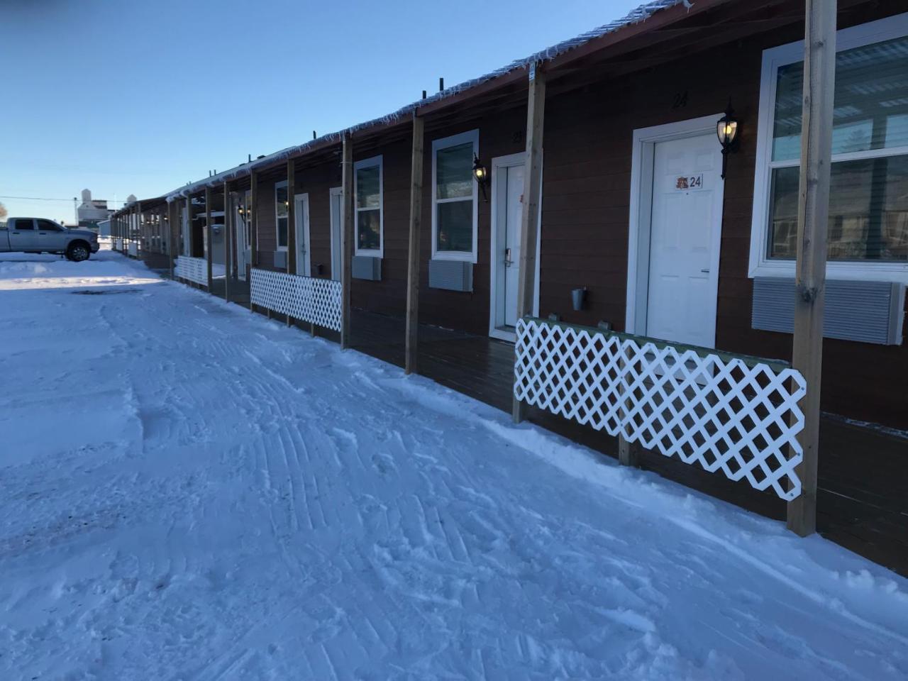 Bear'S Den Lodge Shaunavon Екстериор снимка